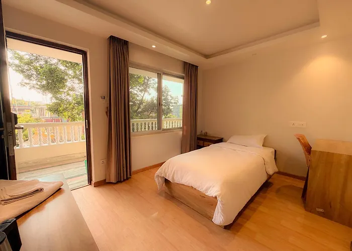Guest house Tharlam 3*